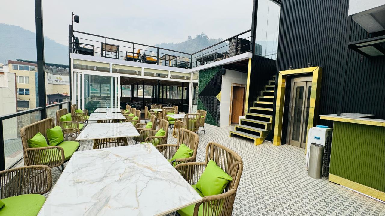 Ciel rooftop terrace at SK International