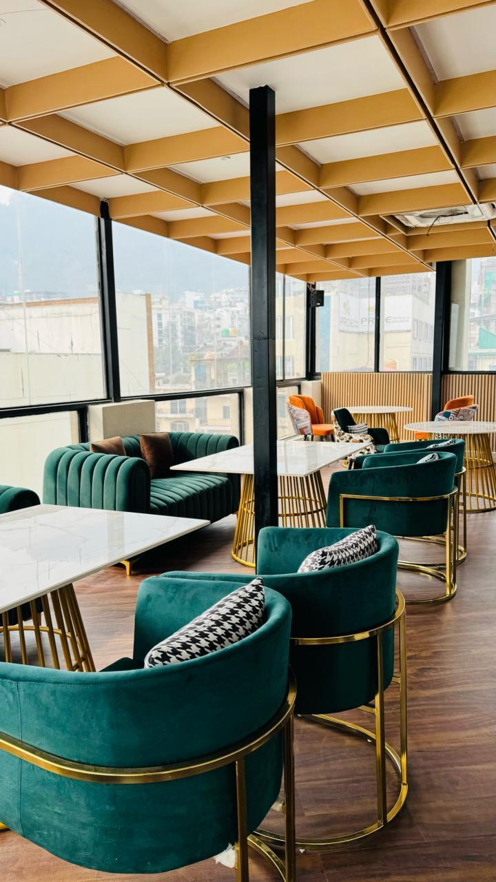 Ciel window-side dining